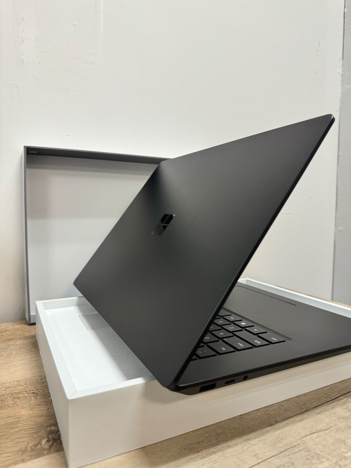 Surface Laptop 5 - 15" Black Matte 12th Gen Intel® Core™ i7, 32GB RAM, 1TB SSD