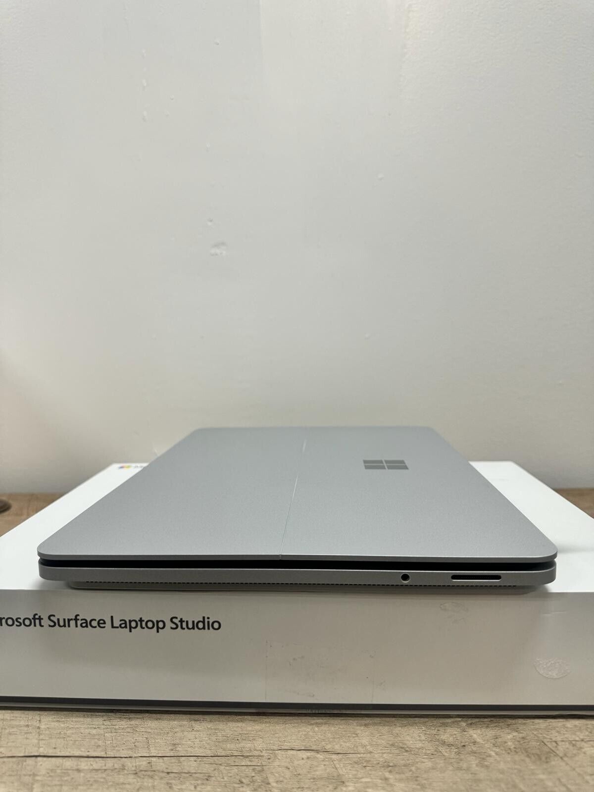 Microsoft Surface Laptop Studio 14.4" Touch i7-11700 16/512GB GeForceRTX 3050 Ti